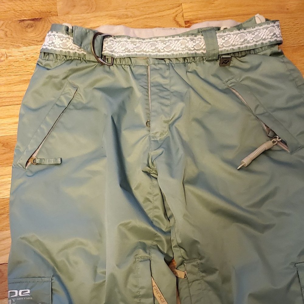 Womens  Snowboard Ski Pants w belt - Size L